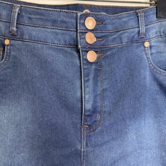 Addition Elle Love & Legend Bermuda Shorts Size 16 NWT Casual Basic Staple Piece - Picture 4 of 9